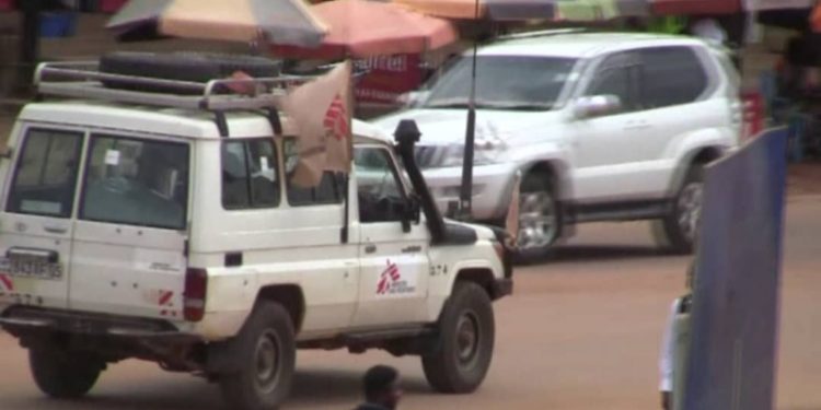 Médecins sans frontières suspend ses activités à biakato et lwemba dans lituri .