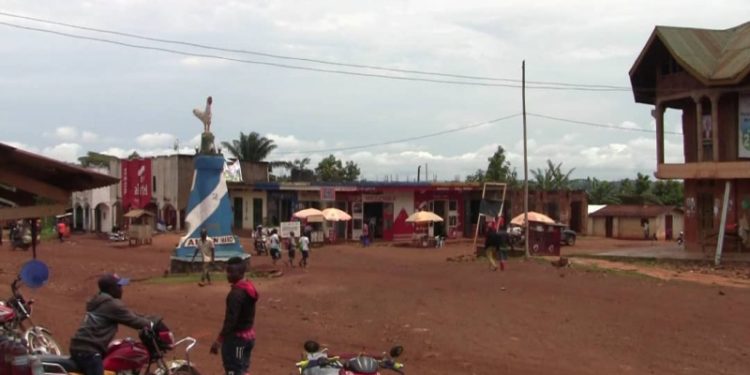 Beni-Kyatsaba: Une femme sest pendue avec son bébé vivant attaché au dos.