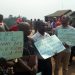 Sud-Kivu : Les enseignants devant la résidence de vital Kamerhe à Bukavu