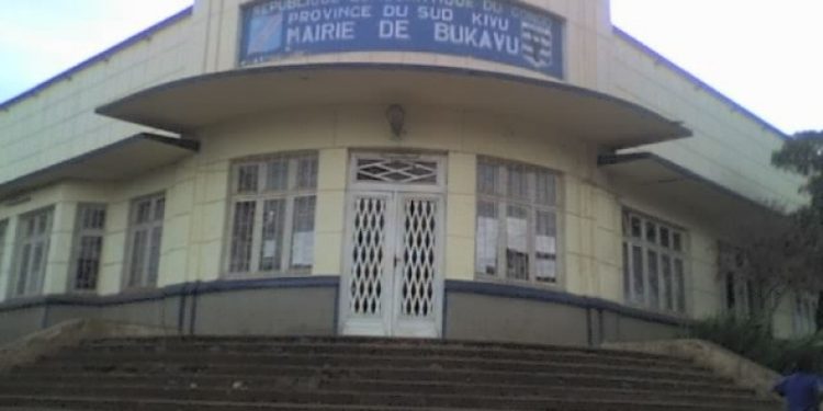 Bukavu-assainissement: Moïse Wilondja s’en va en guerre contre le non abonné au service de l’assainissement mairie. Bukavu-assainissement: Moïse Wilondja s’en va en guerre contre le non abonné au service de l’assainissement mairie.