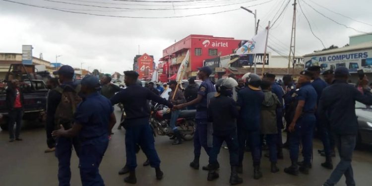 Ituri : marche de soutien aux consultations de Felix Tshisekedi, la nouvelle société civile s’en fout de linterdiction du maire