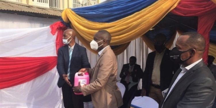 Sud-Kivu-Covid-19 : TradeMark East Africa remet des équipements de protection individuelle (EPI) au Gouvernement provincial Sud-Kivu-Covid-19 : TradeMark East Africa remet des équipements de protection individuelle (EPI) au Gouvernement provincial