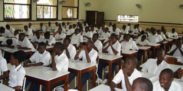 RDC : La Synergie NDSCI – D.S. asbl sollicite du gouvernement la réouverture des écoles à la fin des congés de noël, dans le respect des mesures barrières contre la Covid-19 RDC : La Synergie NDSCI – D.S. asbl sollicite du gouvernement la réouverture des écoles à la fin des congés de noël, dans le respect des mesures barrières contre la Covid-19