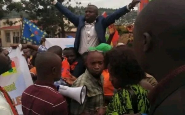 Sud-Kivu : invalidation du mandat de Jérémie Basimane, satisfaits, les électeurs de Elisée Ntabaza exigent la validation du mandat de leur vrai élu.