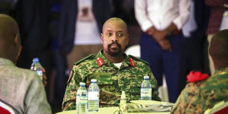 Le fils du président ougandais Yoweri Museveni, Muhoozi Kainerugaba, s’est engagé à déployer des forces ougandaises pour protéger Moscou face à tout danger