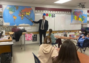 Manitoba: Le député Robert Loiselle inspire les élèves de l’école Pointes-de-chaînes lors d’une visite enrichissante