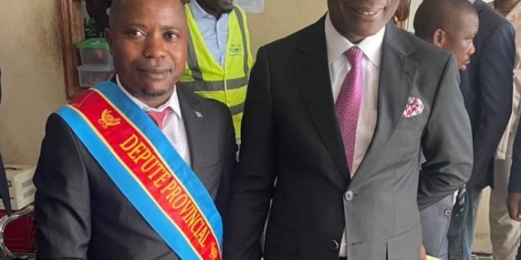 Sud-Kivu : Le député Jackson Kalimba appelé Sauti ya Wanyonge demande au gouverneur de plaider pour la construction du marché de Nyawera. Sud-Kivu : Le député Jackson Kalimba appelé Sauti ya Wanyonge demande au gouverneur de plaider pour la construction du marché de Nyawera.