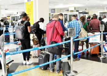 Attaque en Iran : vols annulés, des Congolais bloqués à Entebbe après des explosions à Doha et Dubaï