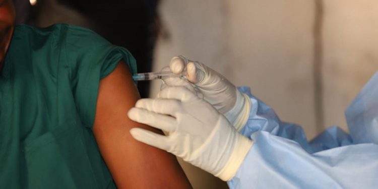 RDC : face à l’explosion d’Ebola, l’OMS débloque 70 000 doses du vaccin Ervebo pour évaluer son efficacité contre la souche Bundibugyo