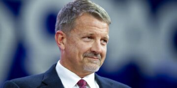 L'Américain Erik Prince, fondateur de l'ex-société de sécurité privée Blackwater, le samedi 4 mars 2023, à national Harbor dans le Maryland aux États-Unis. AP Photo/Alex Brandon