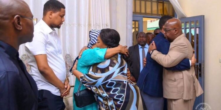 Crash de Kenge : Tshisekedi se recueille auprès des familles des généraux Likulia et Mutombo